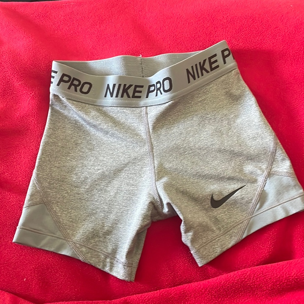 Nike Pro lil Girl Small shorts